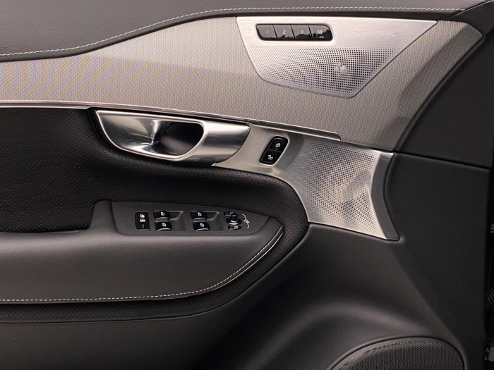 Volvo XC90 B6 AWD R-DESIGN REZERVACE