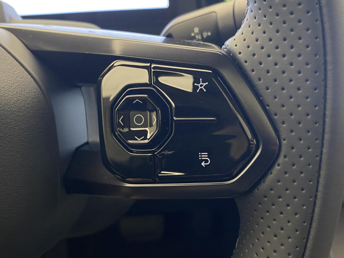 Lynk & Co 08 MORE PHEV