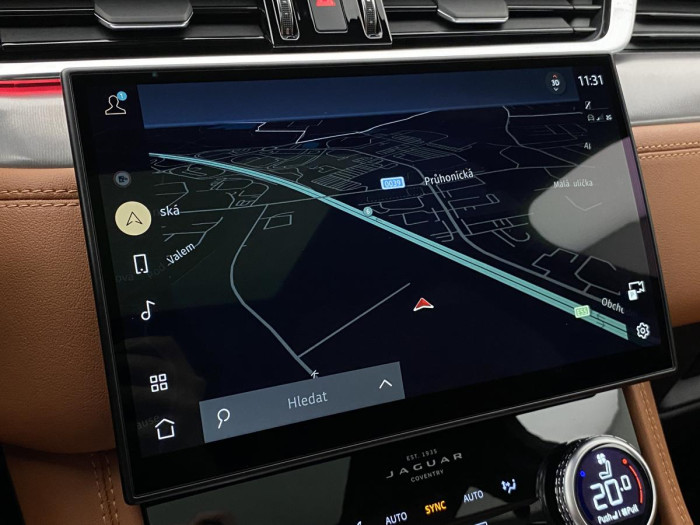 Jaguar F-Pace D300 R-DYNAMIC SE REZERVACE 3.0 d Dynamic SE