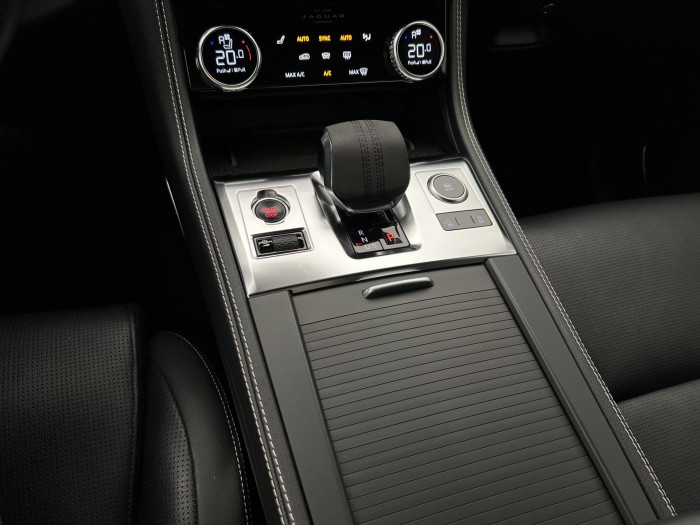 Jaguar F-Pace P400 R-DYNAMIC SE AWD AUT CZ 3.0 Dynamic SE