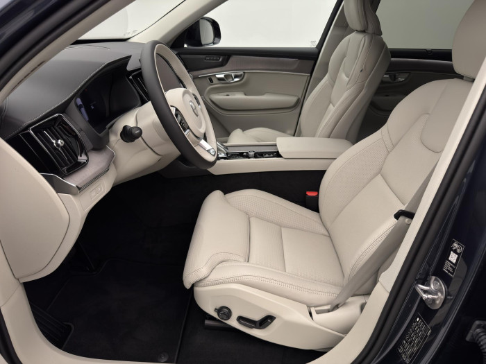 Volvo XC90 T8 AWD RECHARGE DARK PLUS 7m
