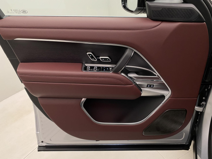 Land Rover Range Rover P550e AUTOBIOGRAPHY