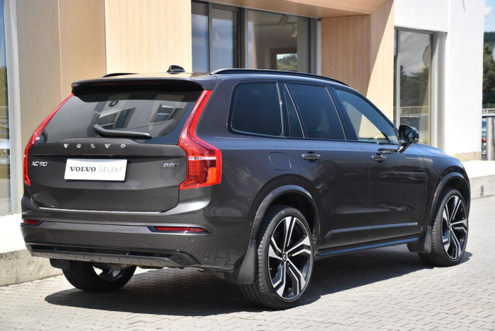 Volvo XC90 B5 AWD ULTIMATE 7M REZERVACE