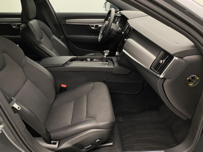 Volvo V90 D4 AWD MOMENTUM REZERVACE 2.0 d Momentum