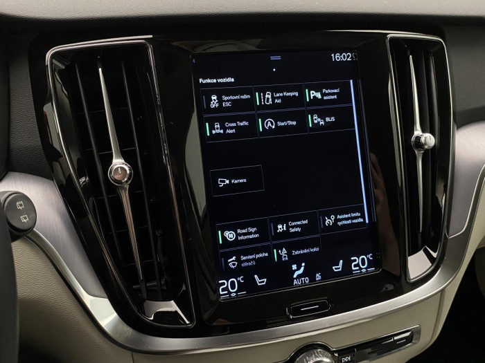 Volvo V60 D4 MOMENTUM CZ REZERVACE 2.0 d Momentum