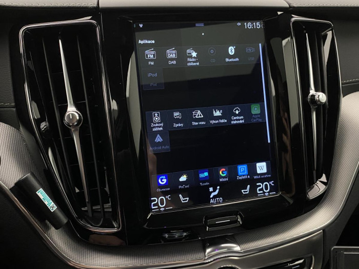 Volvo XC60 B4 AWD INSCRIPTION REZERVACE