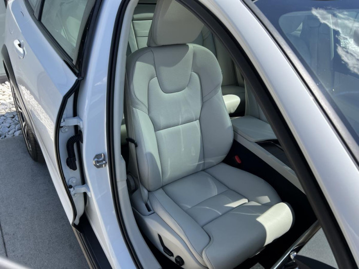 Volvo V90 CROSS COUNTRY B4 AWD Aut 1.maj