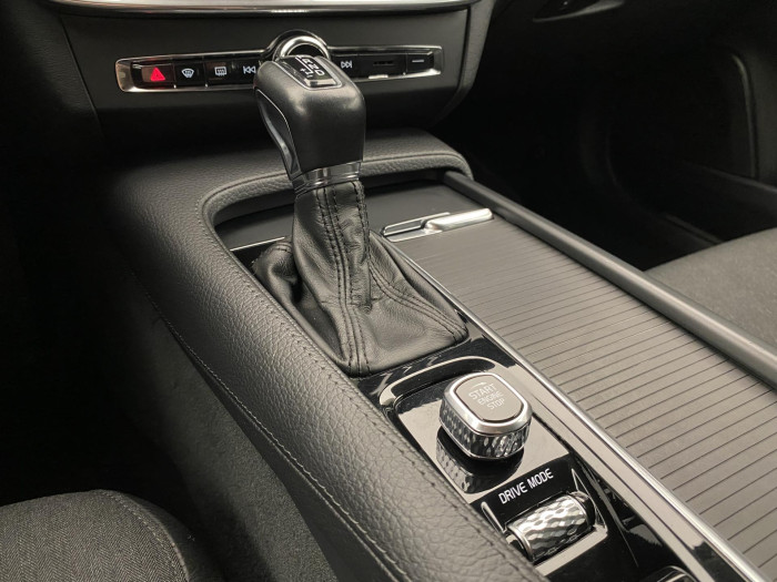 Volvo V90 T4 MOMENTUM AUT REZERVACE 2.0 Momentum
