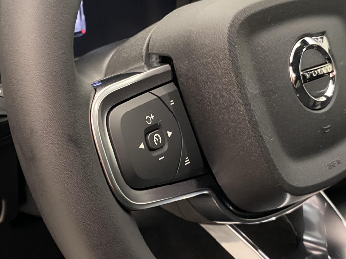 Volvo XC40 B3 AUT PLUS BLACK EDITION