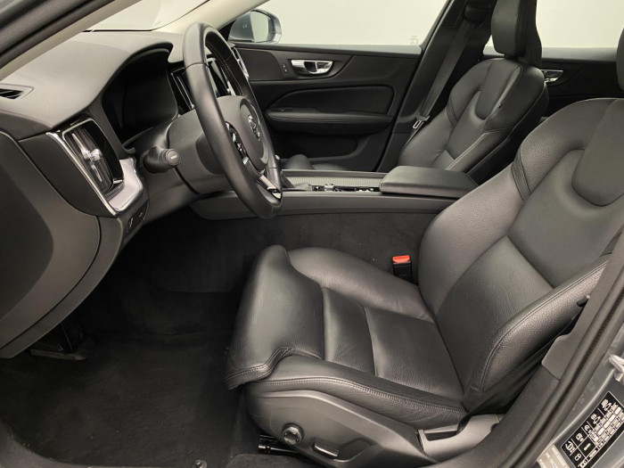 Volvo V60 T5 MOMENTUM AUT CZ REZERVACE 2.0 Momentum