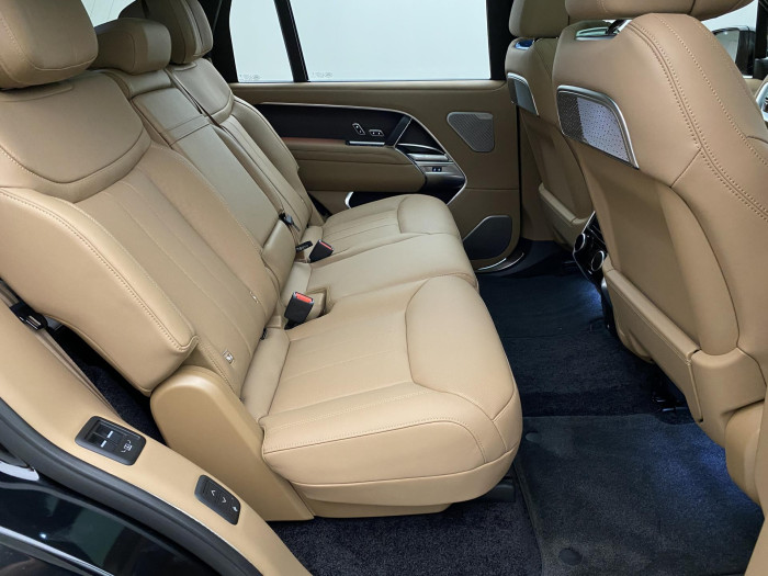 Land Rover Range Rover P530 AUTOBIOGRAPHY LWB