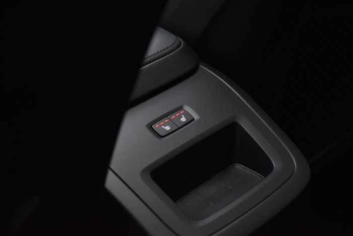 Volvo XC60 B4 AWD DARK PLUS REZERVACE 2.0 Plus