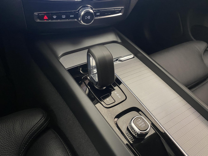 Volvo XC60 B5 AWD DARK PLUS AUT