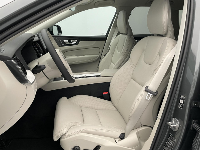 Volvo XC60 T6 AWD AUT DARK PLUS