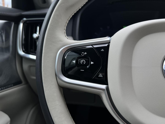 Volvo V90 CROSS COUNTRY B5 AWD ULTIMATE