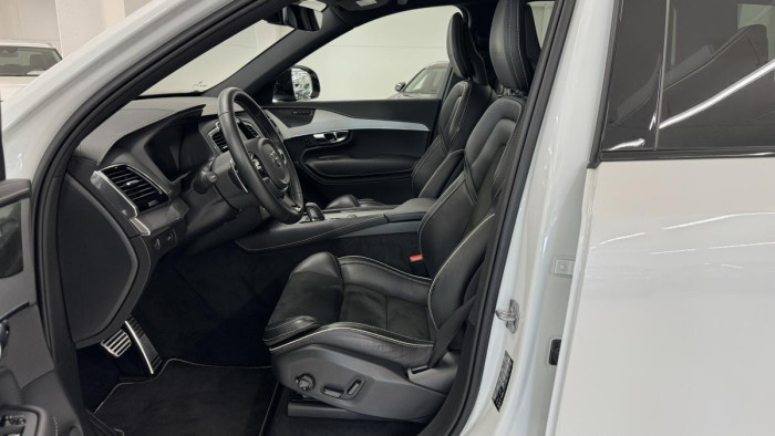 Volvo XC90 B5 AWD R-DESIGN AUT REZERVACE