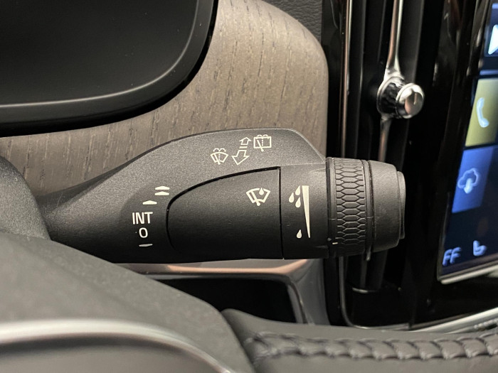 Volvo V90 CC B5 AWD MOMENTUM AUT CZ 2.0 CC CC Momentum