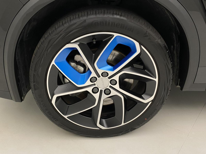 Lynk & Co 01 PHEV DCT AUT 1.maj. REZERVACE