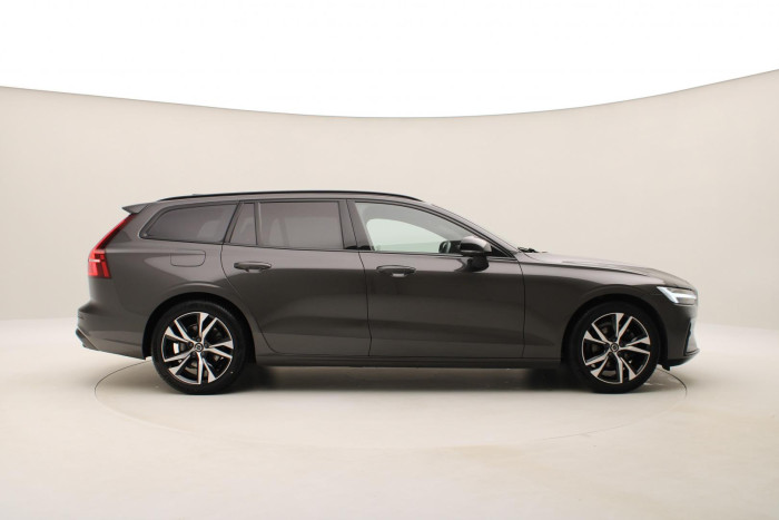 Volvo V60 B4 PLUS DARK AUT REZERVACE