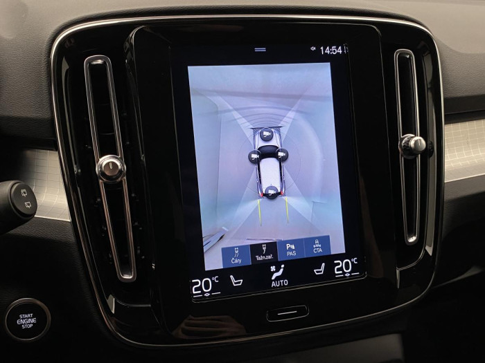 Volvo XC40 B4 AWD MOMENTUM AUT REZERVACE 2.0 Momentum
