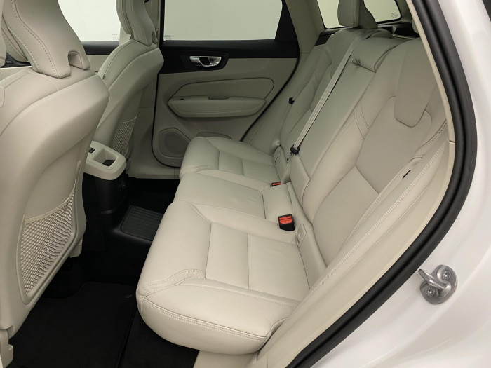 Volvo XC60 T6 AWD PLUG-IN DARK PLUS AUT