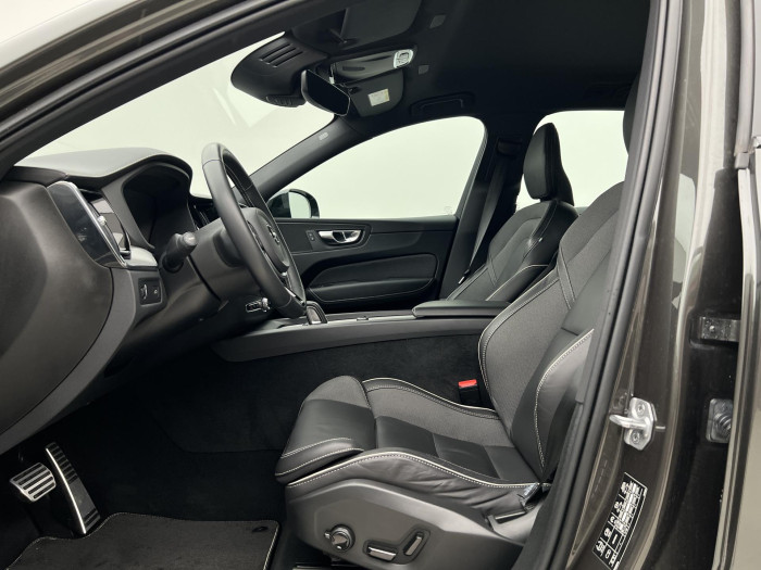 Volvo XC60 B5 AWD R-DESIGN AUT