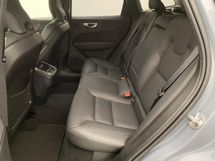 Volvo XC60 B4 AWD DARK PLUS AUT