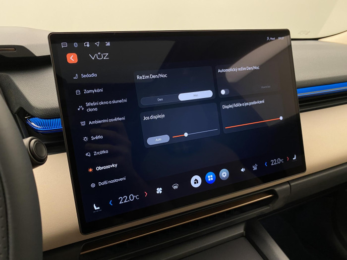 Lynk & Co 08 MORE PHEV