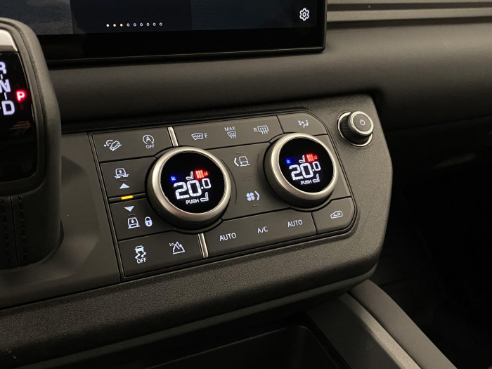 Land Rover Defender D250 X-DYNAMIC SE REZERVACE 3.0 d Dynamic SE