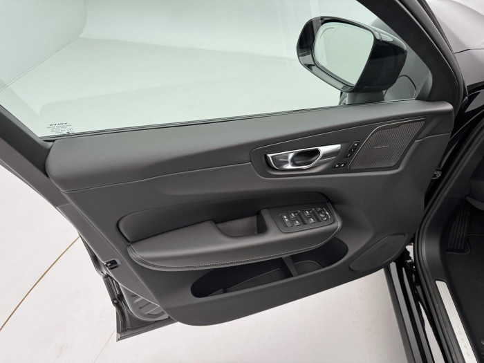 Volvo XC60 T6 AWD ULTRA BLACK EDITION 2.0 Edition