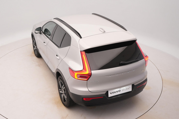 Volvo XC40 B3 PLUS DARK AUT REZERVACE
