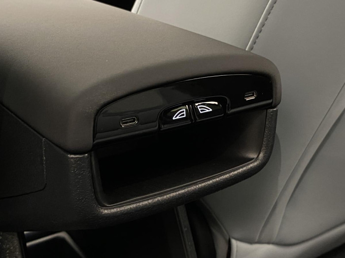 Volvo EX30 PURE ELECTRIC TWIN AWD ULTRA