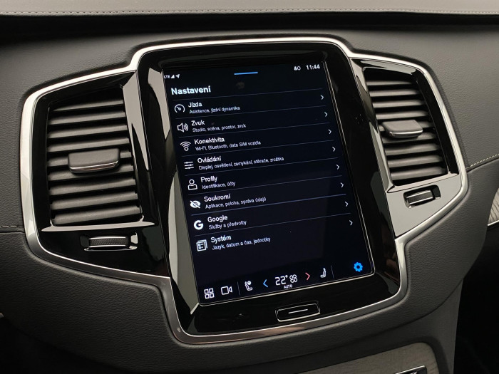 Volvo XC90 T8 AWD ULTRA DARK AUT CZ 7m