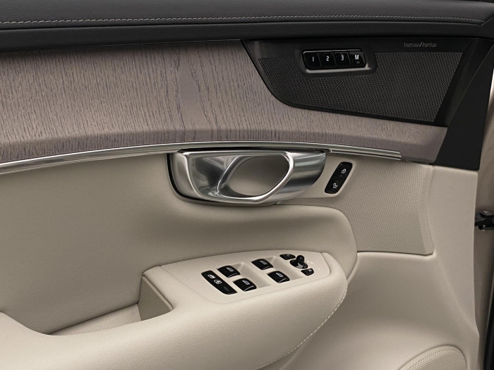 Volvo XC90 T8 AWD RECHARGE DARK PLUS 7m