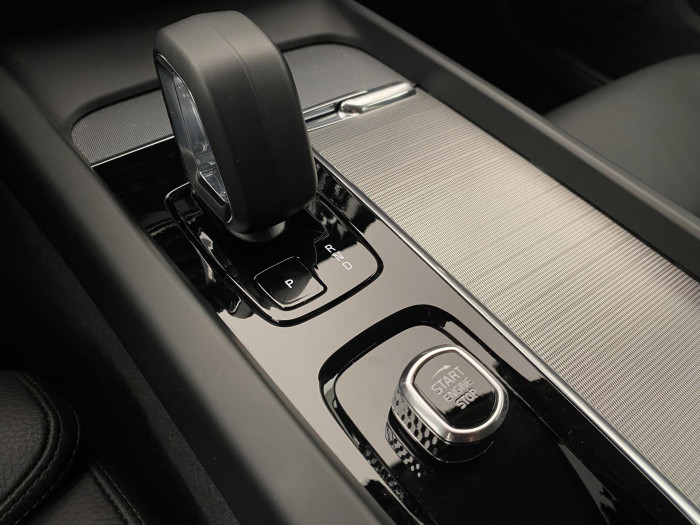 Volvo V60 B4 DARK PLUS AUT CZ