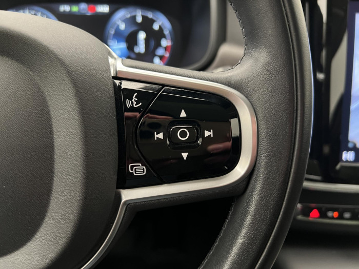 Volvo V90 CC D5 AWD PRO AUT CZ 2.0 d CC CC