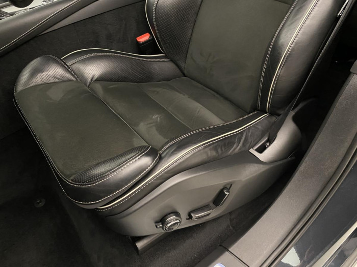 Volvo XC90 D5 AWD R-DESIGN REZERVACE 2.0 d