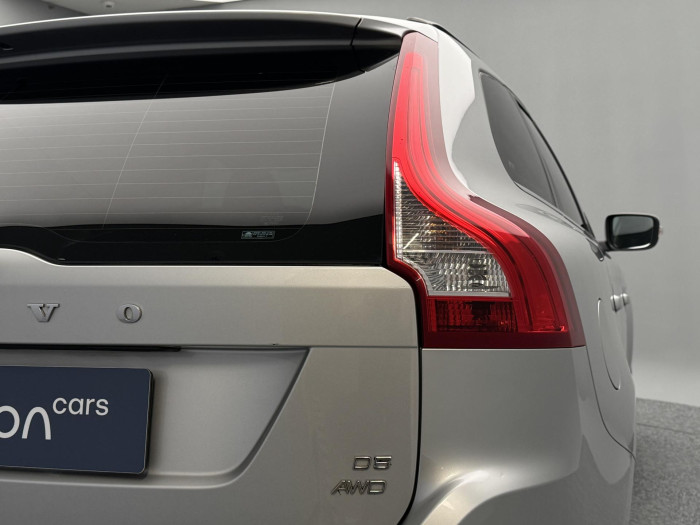 Volvo XC60 D5 AWD MOMENTUM AUT CZ 2.4 d Momentum