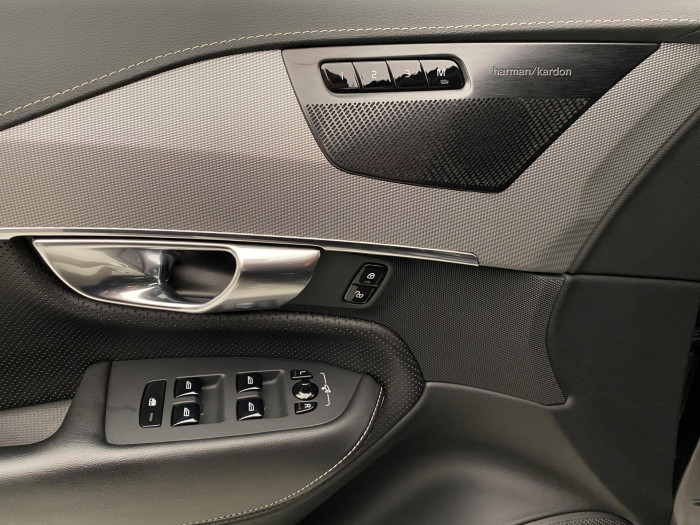 Volvo XC90 B5 AWD R-DESIGN AUT