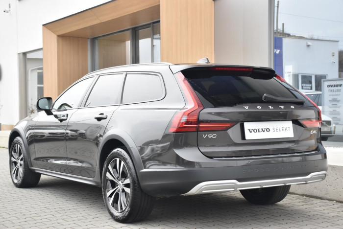 Volvo V90 CC D4 MOMENTUM REZERVACE 2.0 d CC CC Momentum