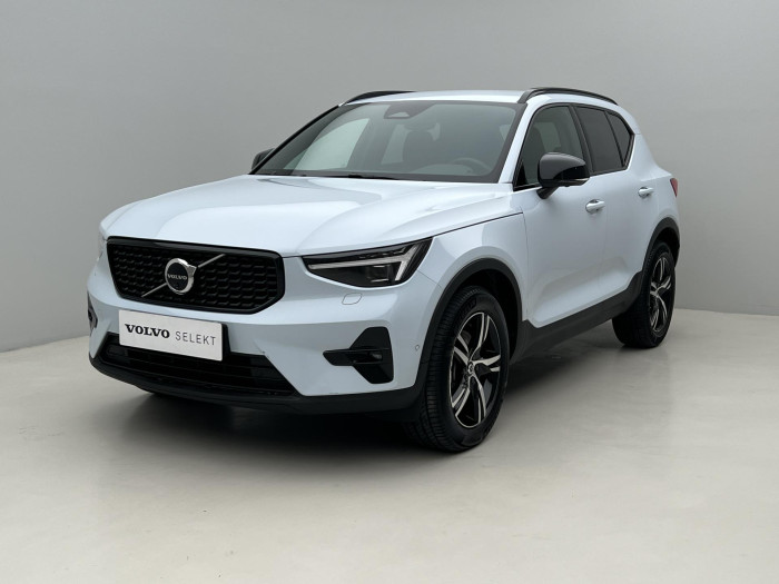 Volvo XC40 B3 PLUS DARK AUT CZ