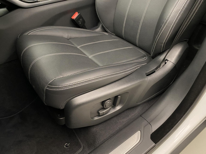 Land Rover Range Rover Velar D200 R-DYNAMIC SE AWD AUT 2.0 d Dynamic SE