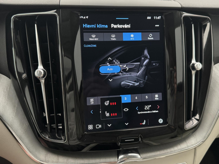Volvo XC60 T6 AWD RECHARGE DARK 1.maj