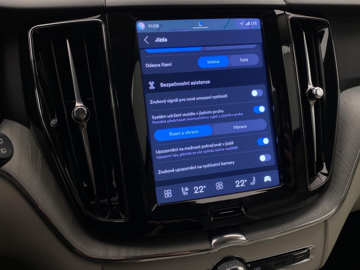 Volvo XC60 B5 AWD DARK PLUS AUT CZ