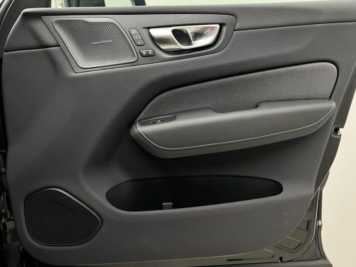 Volvo XC60 T6 AWD RECHARGE BLACK EDITION 2.0 Edition