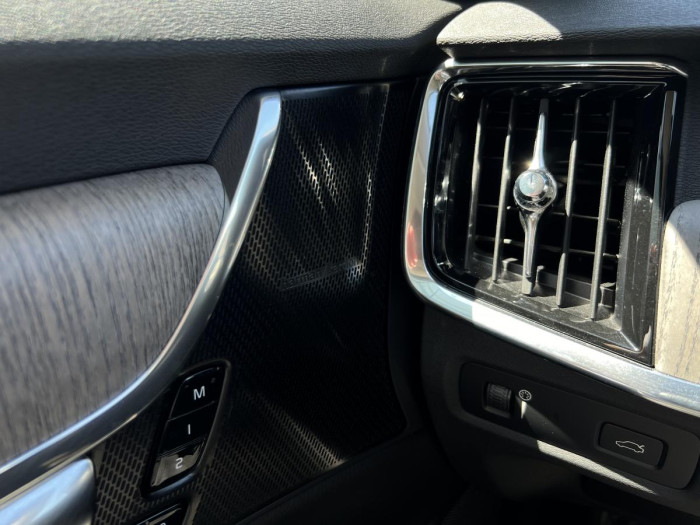 Volvo V90 CROSS COUNTRY B4 AWD Aut 1.maj