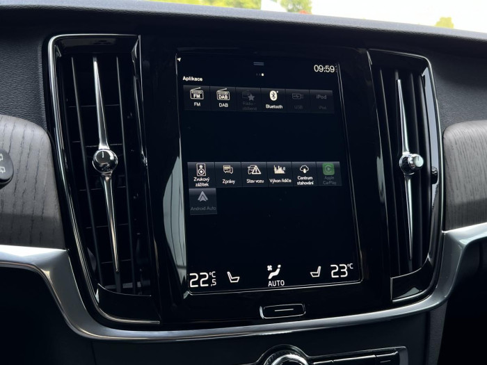 Volvo V90 CROSS COUNTRY B4 AWD Aut 1.maj