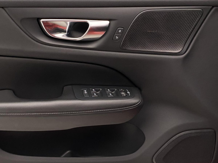 Volvo V60 B4 MOMENTUM AUT REZERVACE 2.0 Momentum