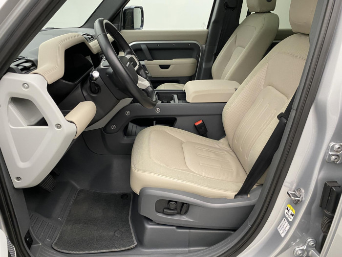 Land Rover Defender P400 SE AWD AUT REZERVACE 3.0 SE