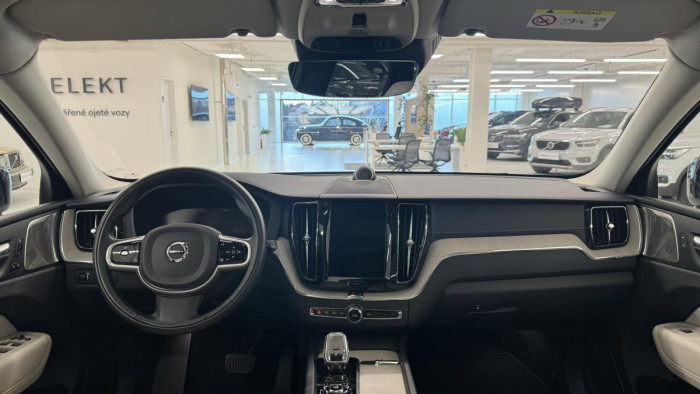 Volvo XC60 B5 AWD INSCRIPTION REZERVACE